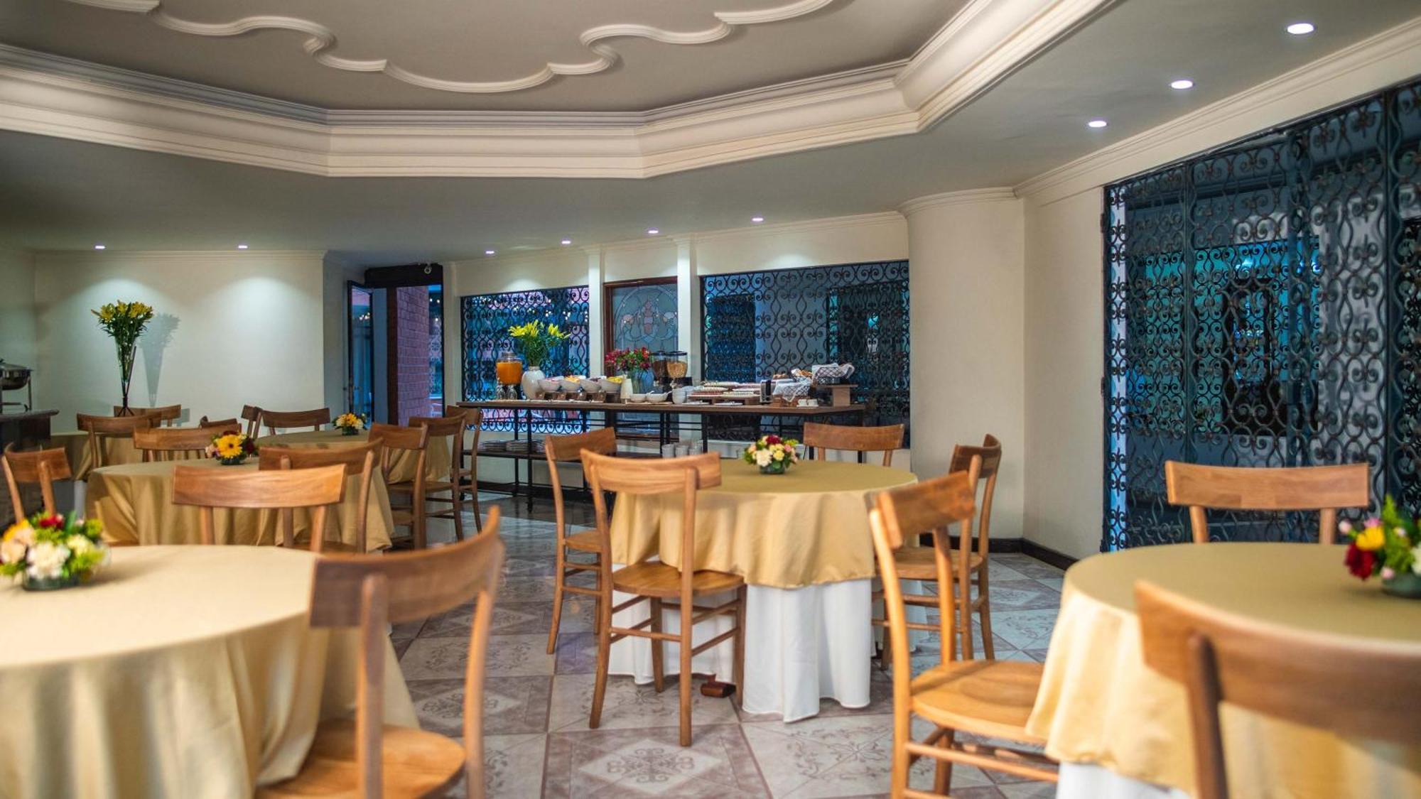 Hotel Casa Laureles Медельїн Екстер'єр фото