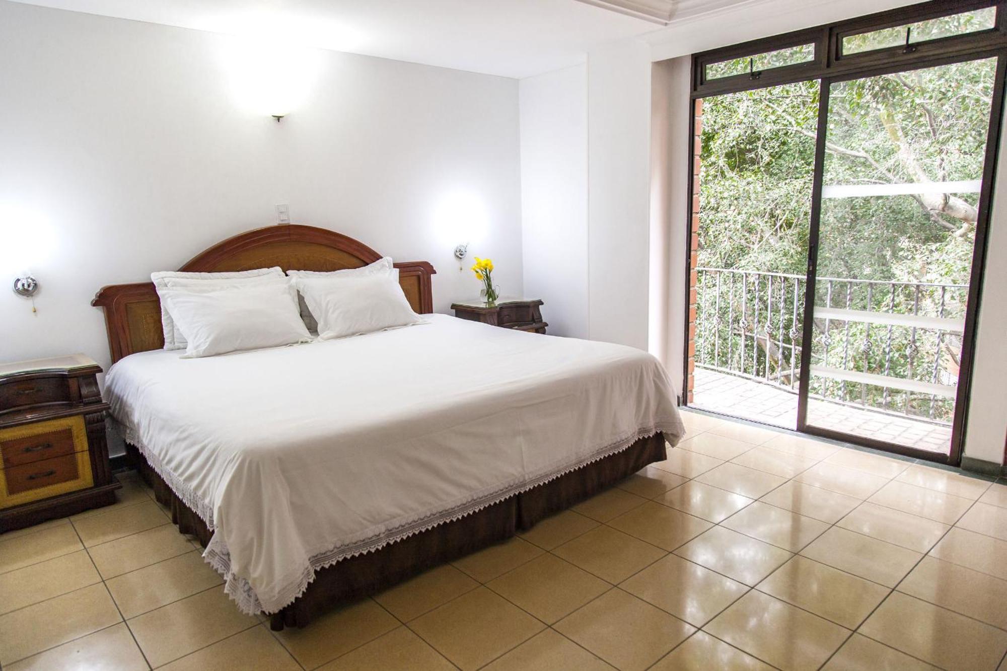 Hotel Casa Laureles Медельїн Екстер'єр фото