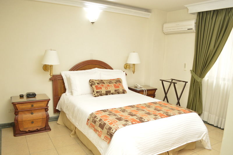 Hotel Casa Laureles Медельїн Екстер'єр фото