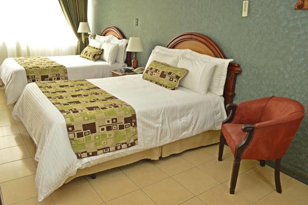 Hotel Casa Laureles Медельїн Екстер'єр фото